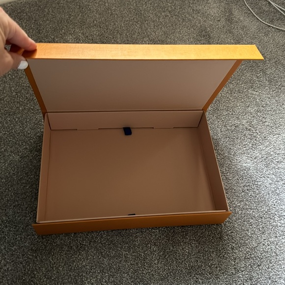 Louis Vuitton box - Picture 2 of 3